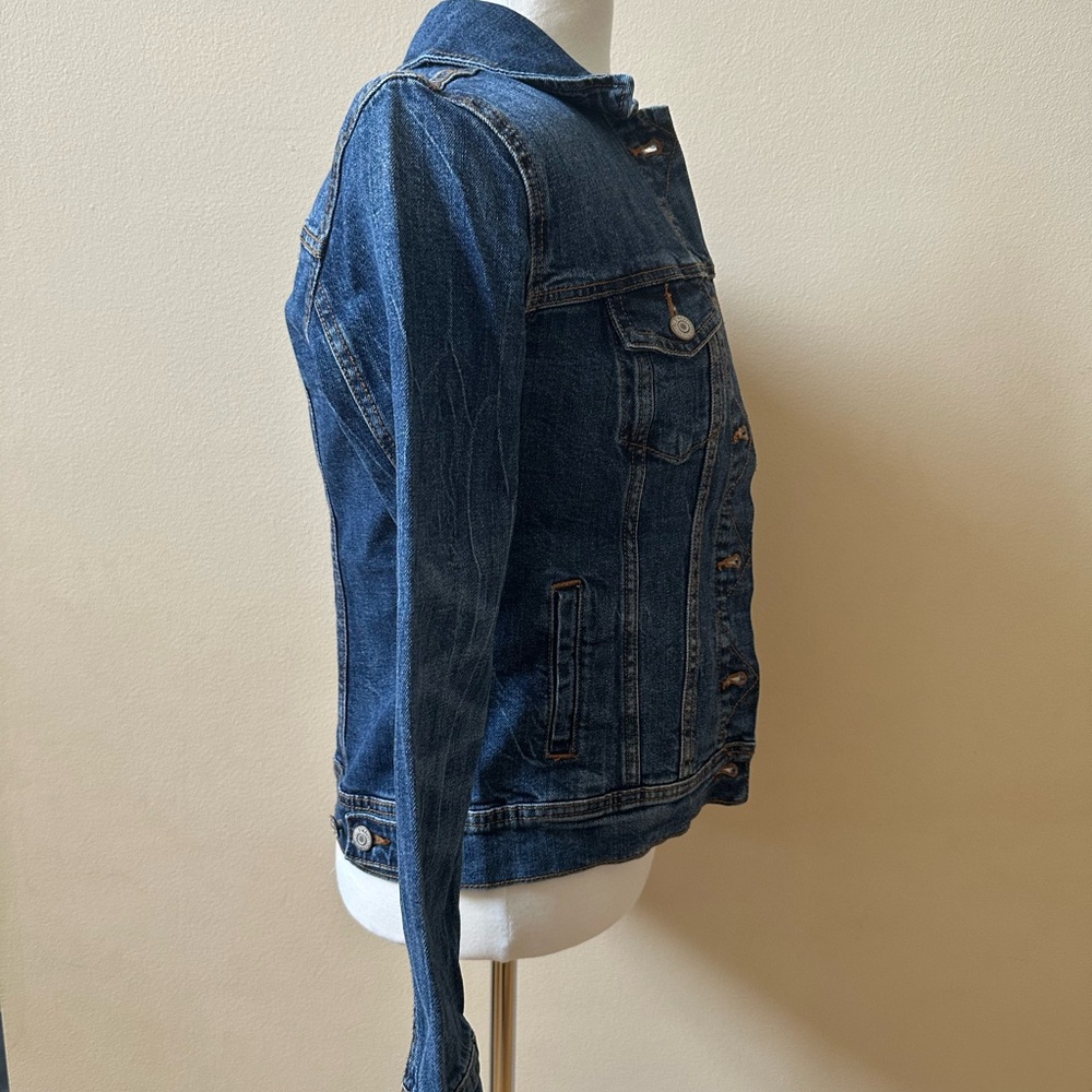 Old Navy Blue Jean Jacket with Contrast Stitching - Picture 4 of 5